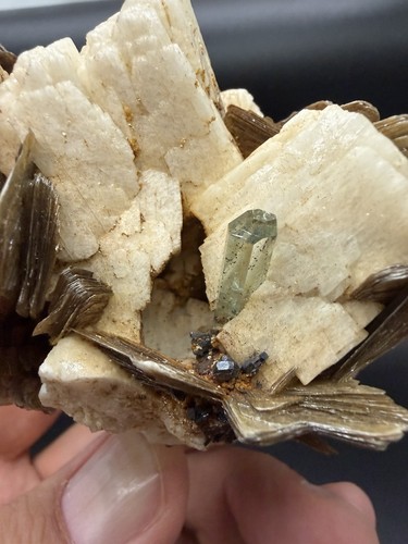 Aquamarine feldspar mica - feldspar, &